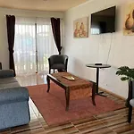 Casa De Campo Mostazal / Hogar Para Descansar